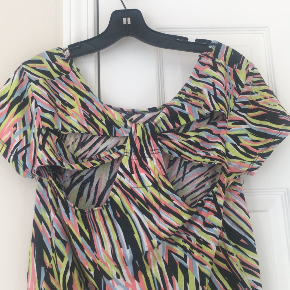 Volcom top. - Picture 2 of 2